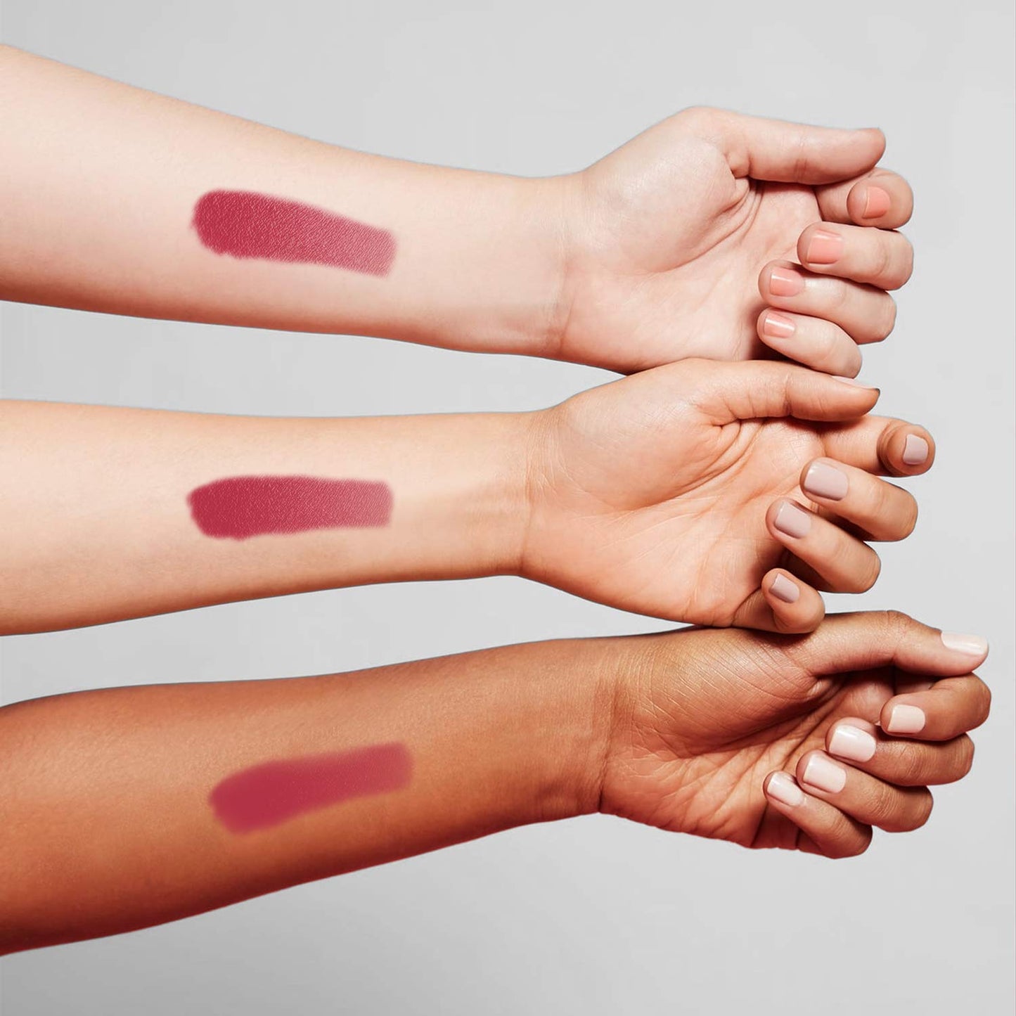 Nykaa So Matte Lipstick Very Berry Collection - Notorious Red 01 M (4.2 gms)